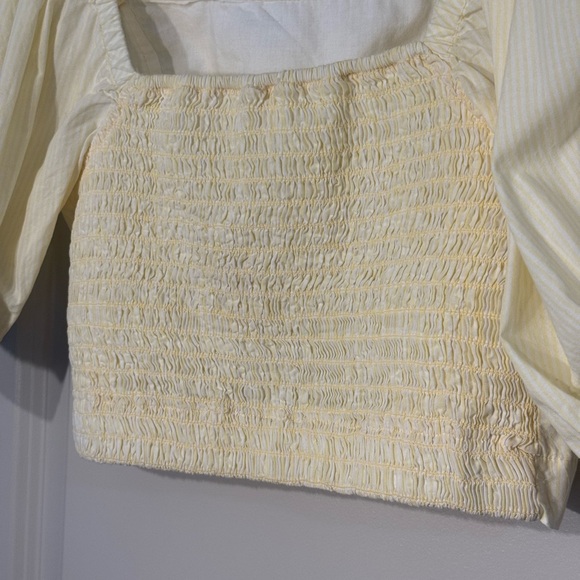 NWT Aerie Pastel Yellow Striped Puff Sleeve Crop Top Size Medium - Picture 4 of 7